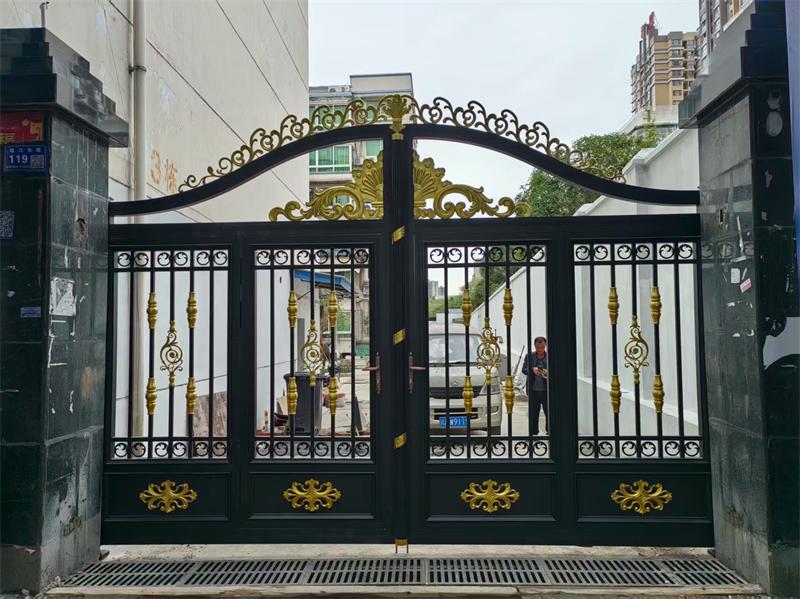 四川铝合金大门