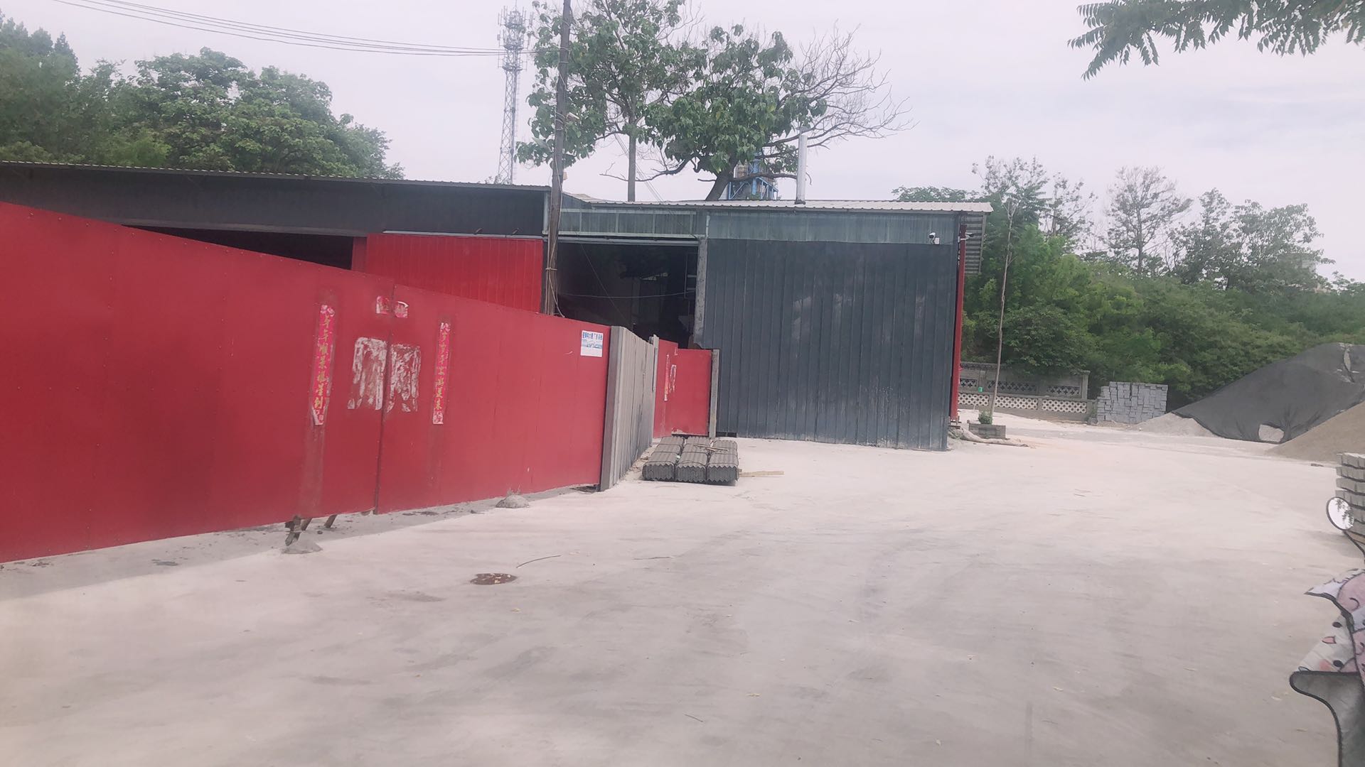 河南双新建材水泥轨枕生产厂区