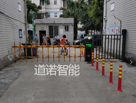 溫江學府芳齡 小區車牌識別 小門系統安裝案例圖