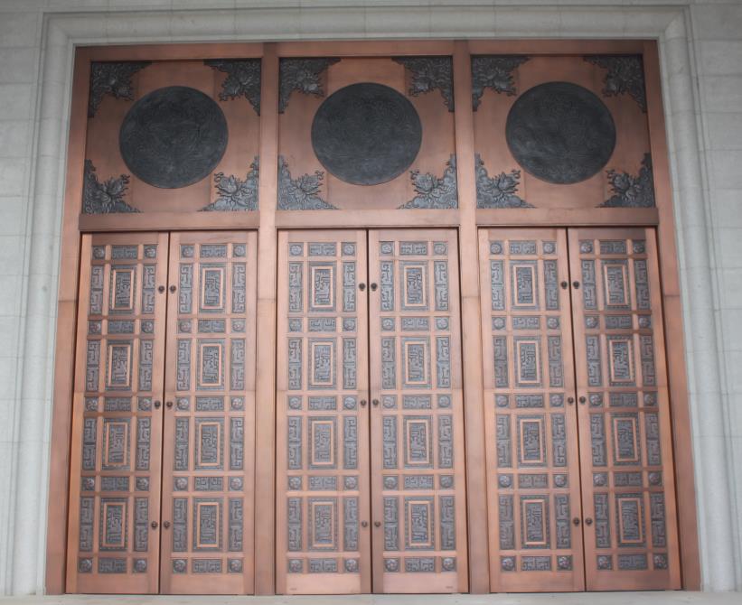 把握铜门安装的几点细节，更好地维护保养铜门
