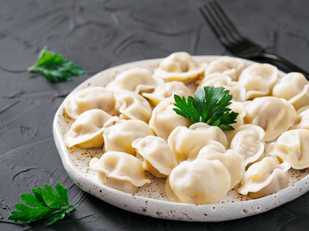 餃子餡該放什么油呢？