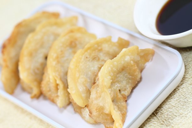 吃不完的餃子可以直接放冰箱嗎？