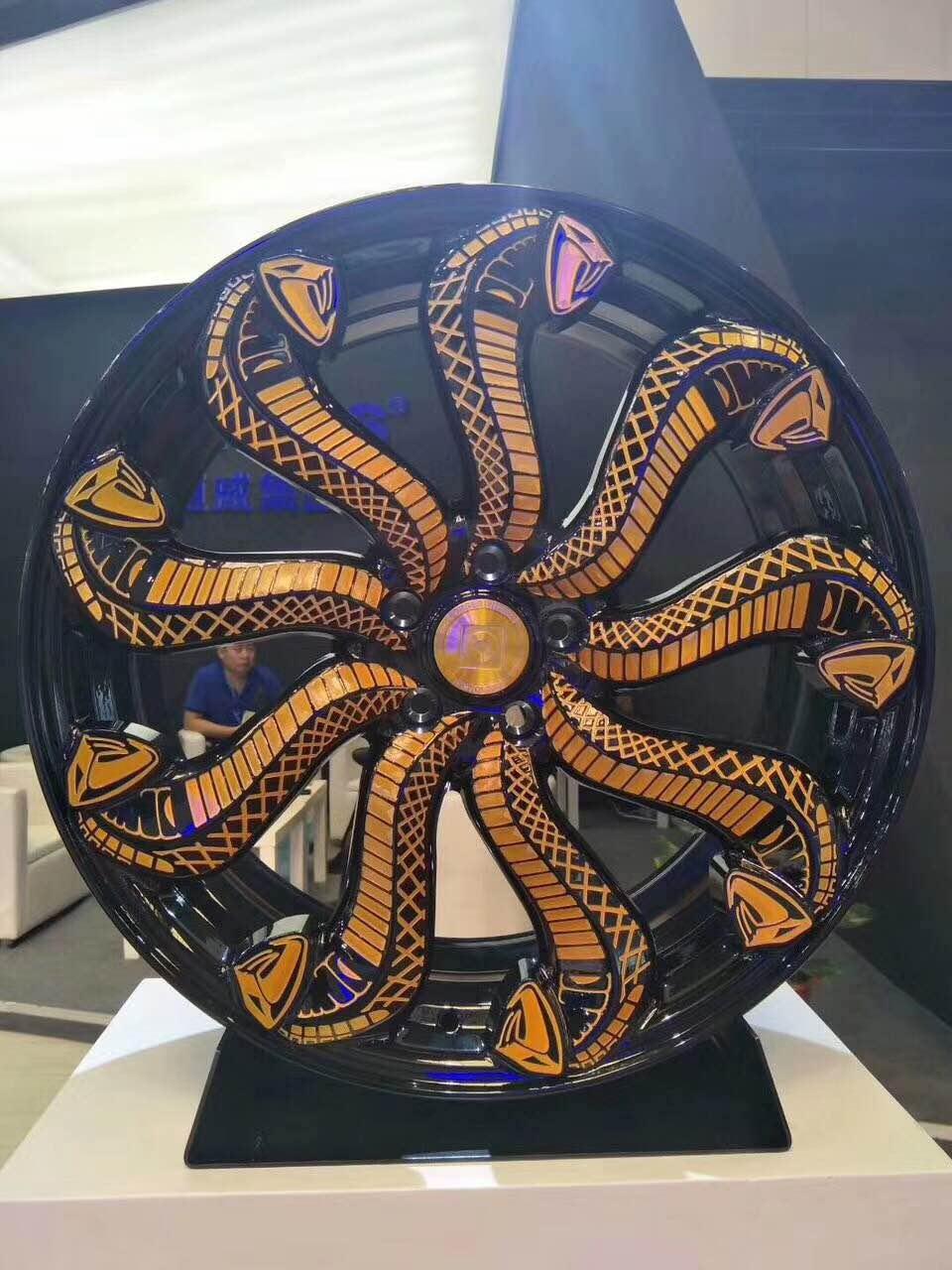 汽车轮胎轮毂