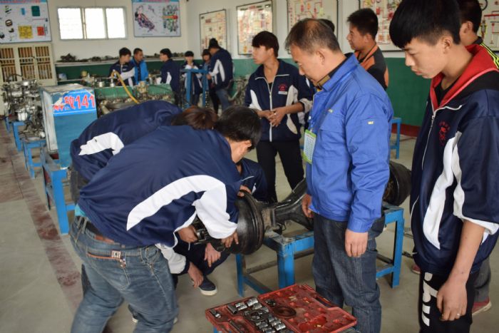 汽车检测与维修实习厅