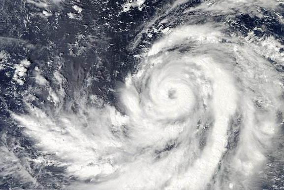 2号台风“鹦鹉”将正面袭击广东，并将于14日中午前后在沿海登陆